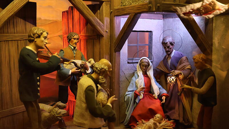 W&auml;hrend der Christbaum noch relativ jung ist, geh&ouml;rt die Krippe schon seit vielen hundert Jahren zum Weihnachtsfest dazu. Hier eine Darstellung aus der diesj&auml;hrigen Krippenausstellung in der Bamberger Maternkapelle.