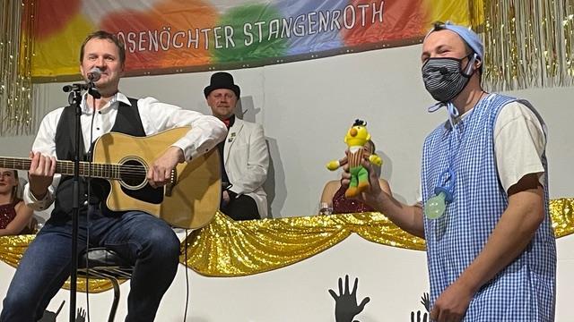 Bunt ging es zu in der Elferratssitzung der Stangenröther Fosenöchter. Bunt ging es zu in der Elferratssitzung der Stangenröther Fosenöchter.