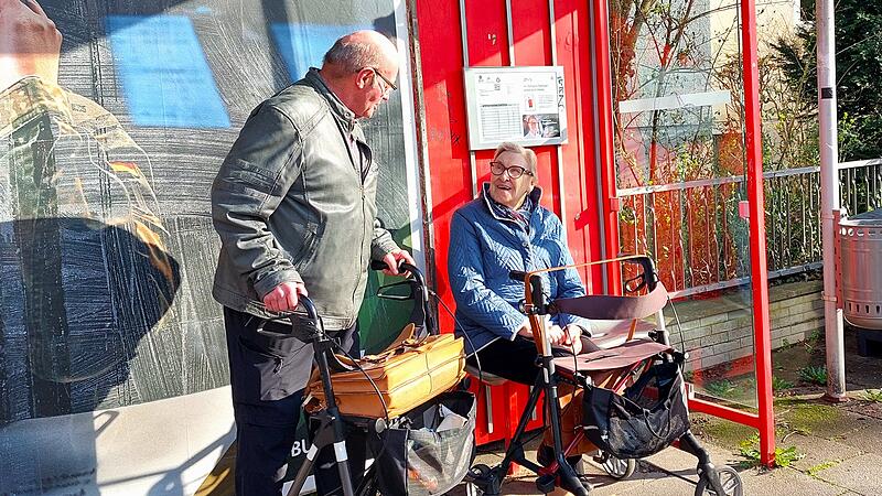 Heinz Glas und Kunigunda Ehrlich fahren regelmäßig mit der 909 in die Innenstadt.