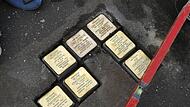 Die Stolpersteine in der Wernarzer Straße 7 erinnern an Wilhelmine Binheim, Josef und Sara Kaufmann, Bernhard und Helene Königsberger sowie Martha und Ilse Schönfärber. Die Stolpersteine in der Wernarzer Straße 7 erinnern an Wilhelmine Binheim, Josef und Sara Kaufmann, Bernhard und Helene Königsberger sowie Martha und Ilse Schönfärber.