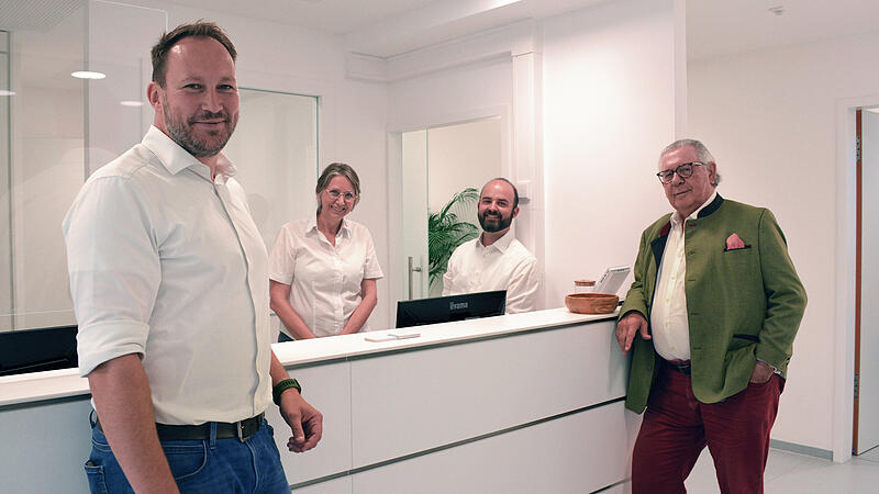 Das Malteser-Gesundheitszentrum in Heiligenstadt ist nur dank der guten Zusammenarbeit zwischen B&uuml;rgermeister Stefan Reichold (v.l.), Di&ouml;zesangesch&auml;ftsf&uuml;hrerin Claudia Ramminger, Bezirksgesch&auml;ftsf&uuml;hrer Dr. Christian Stock und Hausarzt Dr. Peter Landend&ouml;rfer entstanden.