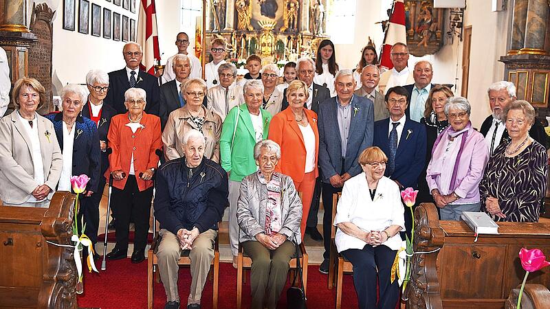Den &auml;ltesten Jubilarinnen und Jubilaren war ihr Erstkommuniontag vor 70, 75 und 80 Jahren noch in guter Erinnerung.