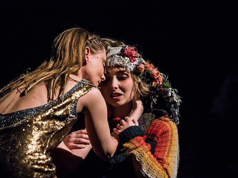 Proben-'Impressionen zu "Penthesilea" in der Coburger ReithalleProben-Impressionen "Penthesilea" in Coburg Proben-Impressionen zu "Penthesilea" in der Coburger Reithalle. Mit dem Trauerspiel von Kleist gibt Benjamin Hübner sein Regie-Debüt.