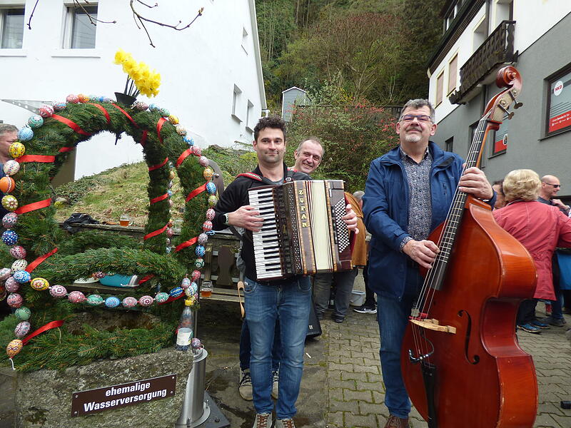 OsterbrunnenfestForchheim & Fränkische Schweiz OsterbrunnenfestForchheim & Fränkische Schweiz