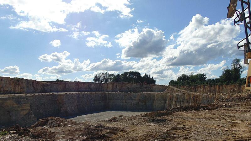 Noch ist offen, mit welchem Material der Steinbruch verfüllt werden darf.Forchheim & Fränkische Schweiz