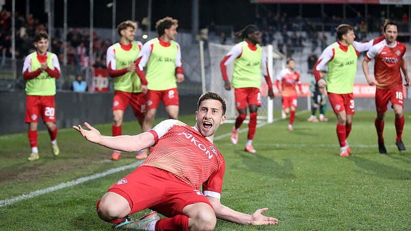 Bayerischer Toto-Pokal: W&uuml;rzburger Kickers - Wacker Burghausen