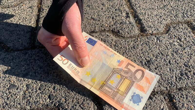 Bei „Wer wird Millionär?“ mag die 50-Euro-Frage immer recht einfach sein. Geht es aber um einen 50-Euro-Schein, der auf der Straße gefunden wird, stellen sich gleich mehrere Fragen, die durchaus knifflig sind.