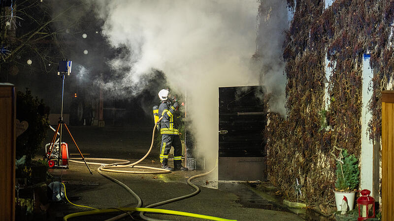 Silvesternacht: Scheunen-Brand in Ebing bei Rattelsdorf im Landkreis Bamberg