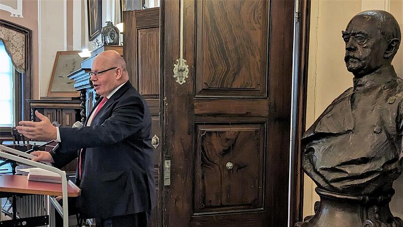 Unter den Blicken des einstigen Reichskanzlers referierte Festredner Peter Altmeier (CDU), mehrmaliger Bundesminister und von 2013 bis 2018 Chef des Kanzleramts, über das politische Wirken von Fürst Otto von Bismarck. Unter den Blicken des einstigen Reichskanzlers referierte Festredner Peter Altmeier (CDU), mehrmaliger Bundesminister und von 2013 bis 2018 Chef des Kanzleramts, über das politische Wirken von Fürst Otto von Bismarck.