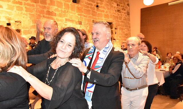 Jubiläum Städtepartnerschaft Thurnau und Positano Thurnau versteht es zu feiern: 25 Jahre Städtepartnerschaft zwischen Thurnau und Positano waren ein rauschendes Fest