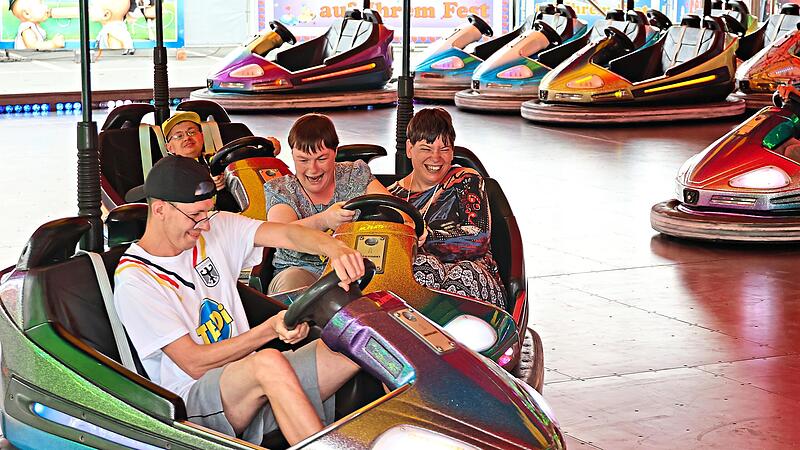 Alle hatten Spa&szlig; beim Autoscooter. Wolfgang Desombre