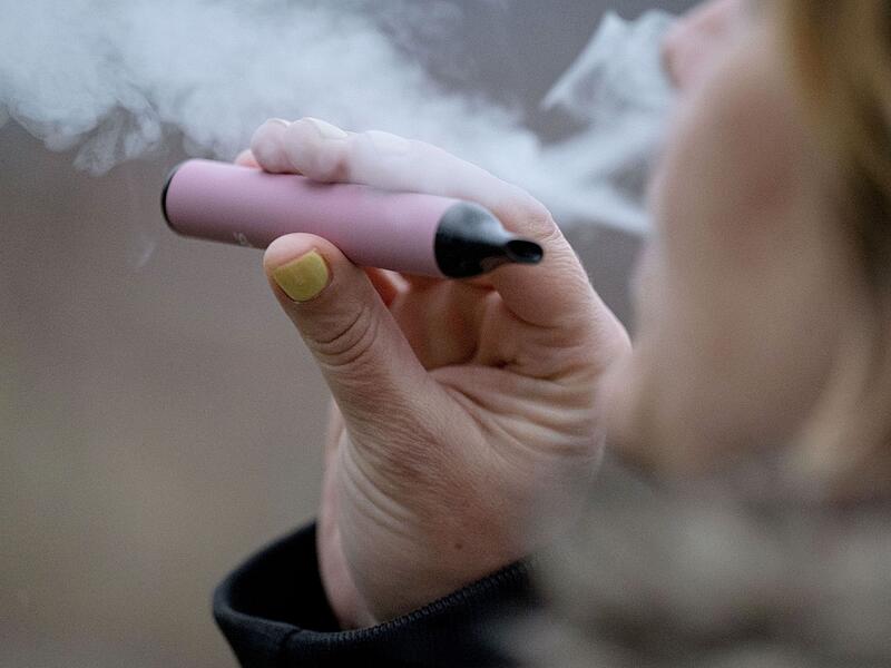 E-Zigaretten haben Jugendliche aus einer Tankstelle geklaut (Symbolbild).