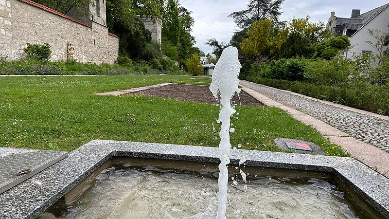 Die Font&auml;nen im Kleinen Rosengarten in Coburg laufen wieder.