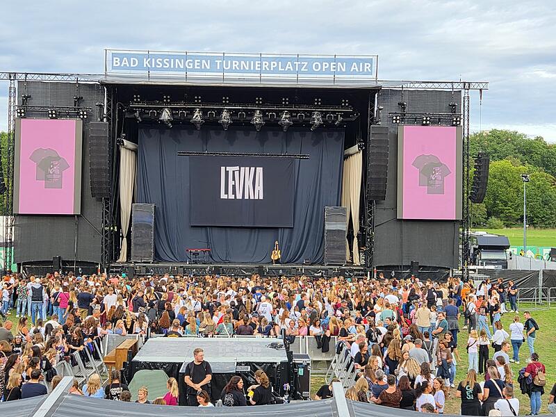 Wincent Weiss beim Open Air in Bad Kissingen