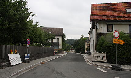 Blick in die Behringersmühler Straße von Richtung Ortsmitte Gößweinstein aus.Forchheim & Fränkische Schweiz Blick in die Behringersmühler Straße von Richtung Ortsmitte Gößweinstein aus.