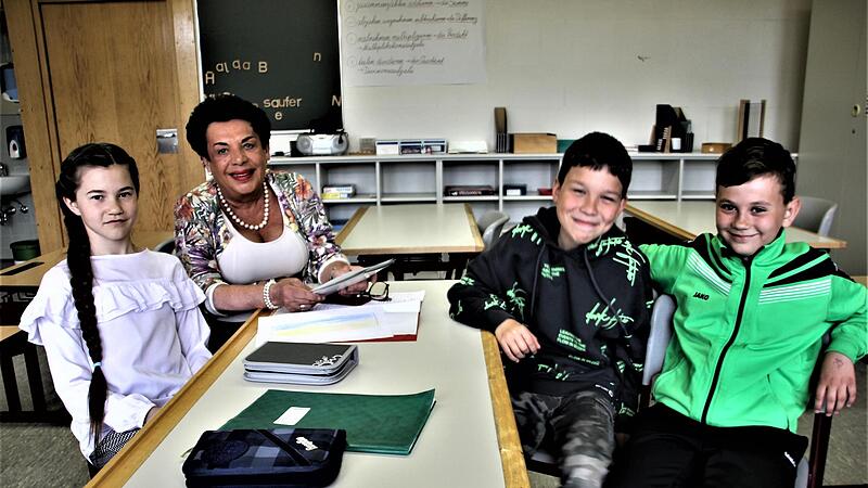 Marietta R&ouml;sler mit ihren ukrainischen Sch&uuml;tzlingen