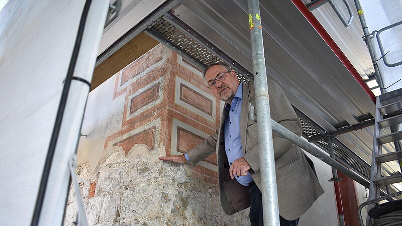 Kirchturmsanierung GräfenbergKirchturmsanierung Gräfenberg Der Kirchturm mit Türmerwohnung der Dreieinigkeitskirche in Gräfenberg wird saniert.