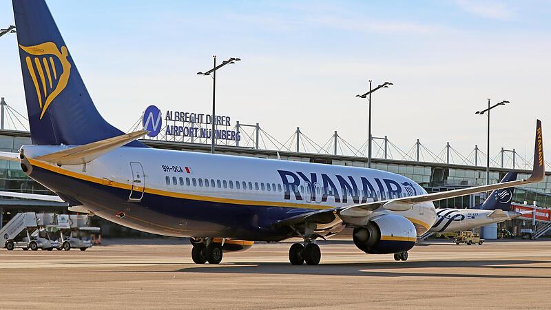 Zwei Ryanair-Flugzeuge sind dauerhaft in Nürnberg stationiert, ein drittes könnte hinzukommen. Zwei Ryanair-Flugzeuge sind dauerhaft in Nürnberg stationiert, ein drittes könnte hinzukommen.
