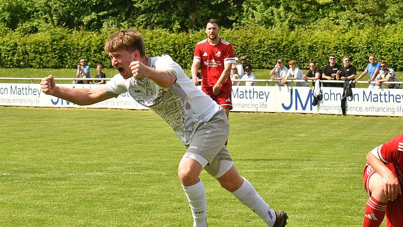 Philipp Pohl jubelt über die 1:0-Führung der SG Roth-Main gegen Weißenbrunn/Theisenort. Philipp Pohl jubelt über die 1:0-Führung der SG Roth-Main gegen Weißenbrunn/Theisenort.
