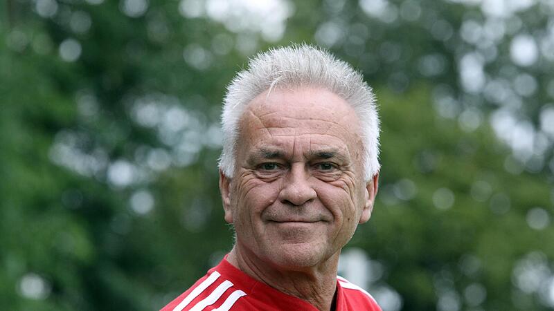 Norbert Kunisch wurde vor einem Monat 69 Jahre alt, hat aber noch großen Spaß daran, den TSV Staffelstein in der Bezirksliga zu trainieren.