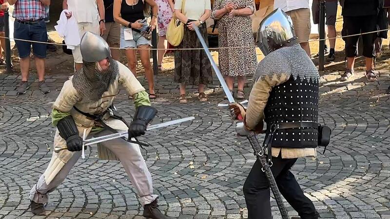 Entenrennen und Schwertkampf beim Altstadtfest Se&szlig;lach