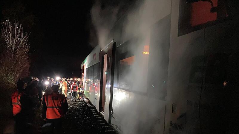 Nach einer Stunde waren alle Passagiere aus dem Zug gerettet.