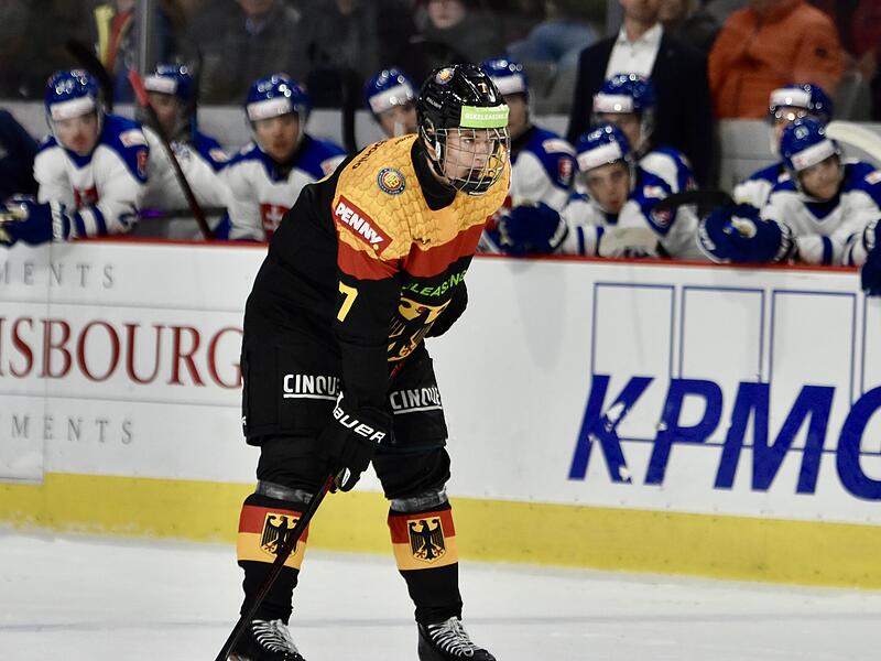 Will mit der deutschen U20 bei der Eishockey-WM ins Viertelfinale: der H&ouml;chstadter Carlos H&auml;ndel.