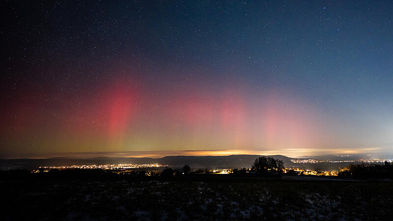 Dieses Farbspektakel war in der Nacht zum Sonntag &uuml;ber Bamberg zu sehen.