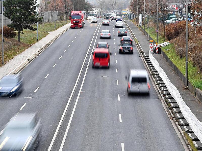 Zeugenaufruf in Bamberg - Autofahrerin muss folgenreich ausweichen Zeugenaufruf in Bamberg - Autofahrerin muss folgenreich ausweichen