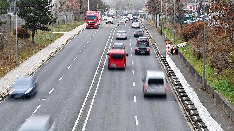 Zeugenaufruf in Bamberg - Autofahrerin muss folgenreich ausweichen Zeugenaufruf in Bamberg - Autofahrerin muss folgenreich ausweichen