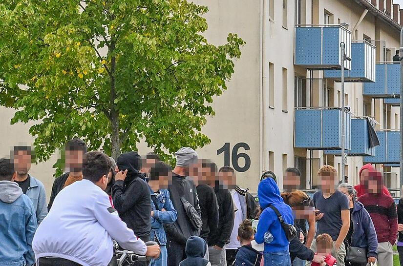 „Die Menschen im Ankerzentrum stehen ständig Schlange – für einen Arztschein, für Kleidermarken, für einen Deutsch-Kurs“, sagt Pfarrerin Mirjam Elsel.