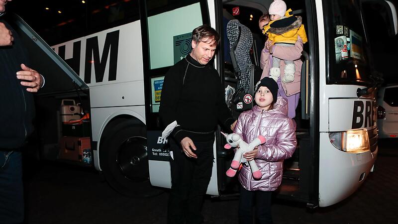 Matthias Steffel ist gesundheitlich angeschlagen, dann greift Russland die  Ukraine an. Statt das Ruhebett zu hüten, fährt er gen Osten, weil er helfen will.  Dafür wurde er ausgezeichnet.Forchheim & Fränkische Schweiz