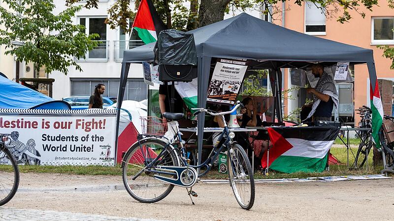In Erlangen haben Studierende ein Protestcamp errichtet.