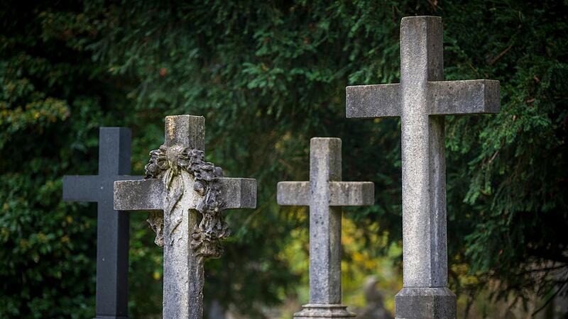 Kreuze auf dem Friedhof Kreuze auf dem Friedhof