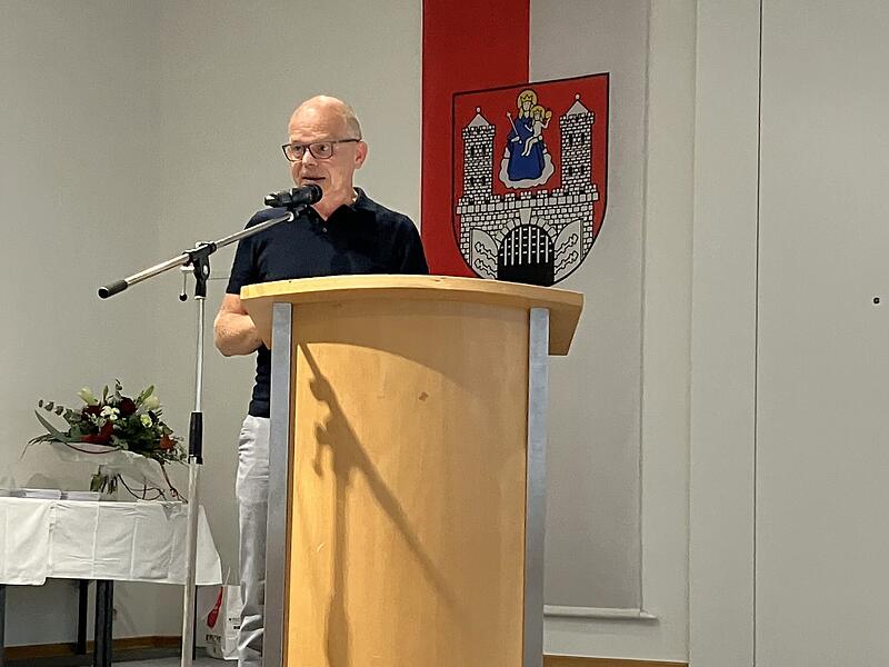 Sportlerehrung Münnerstadt 2025/2026 Der Vorsitzende des TSV Münnerstadt sowie Sportreferent des Stadtrats, Günter Scheuring sprach zu Beginn.
