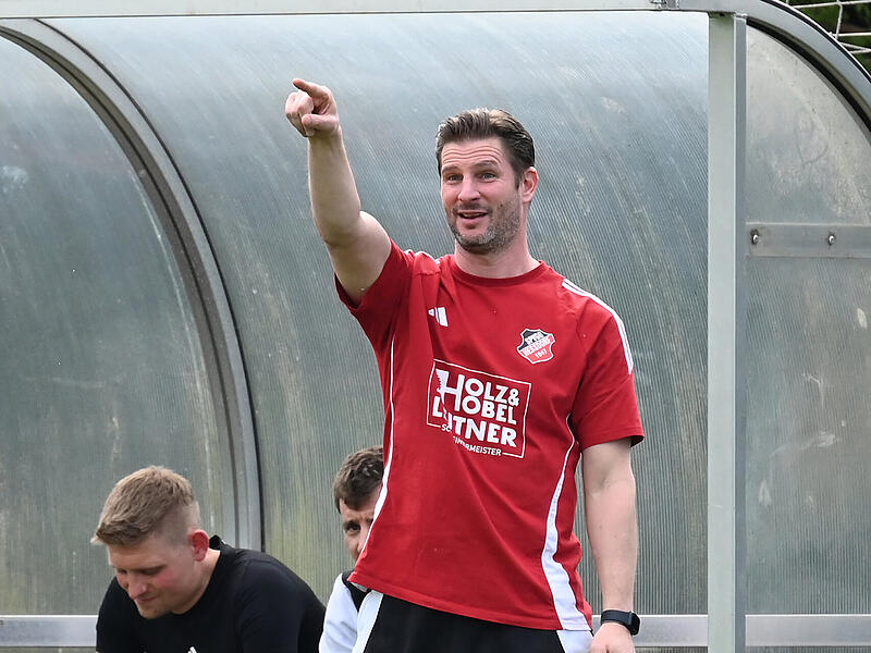 Bastian Lunz geht in seine zweite Saison als Trainer der SpVgg He&szlig;dorf.