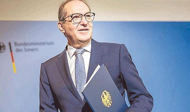Innenminister Alexander Dobrindt will die Befugnisse der Bundespolizei ausweiten.