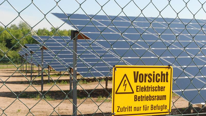 Es ist der Traum der Energiewender und Klimasch&uuml;tzer: Man m&uuml;sste die Energie der Sonne, die im Sommer so reichlich schien, f&uuml;r die dunklen Monate speichern k&ouml;nnen!