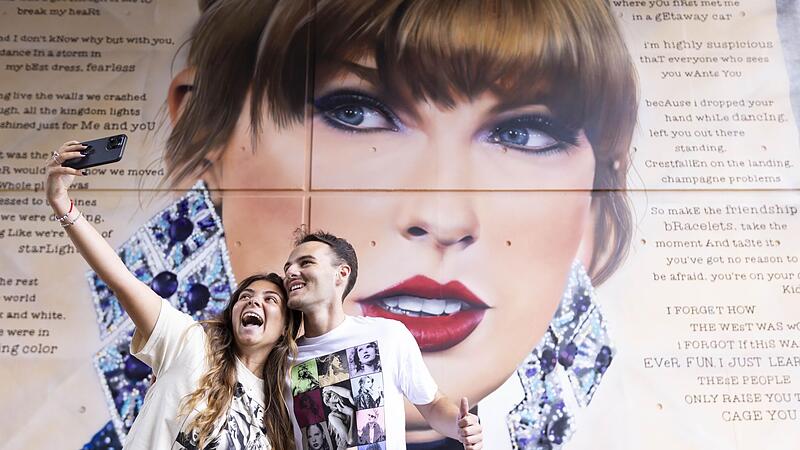 Taylor Swift Eras Tour - Swiftie-Wandbild im Wembley Park