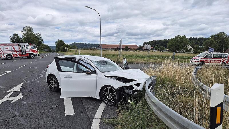 Rollerfahrer schwebt nach schwerem Unfall auf B303 im Kreis Coburg in Lebensgefahr Rollerfahrer schwebt nach schwerem Unfall auf B303 im Kreis Coburg in Lebensgefahr