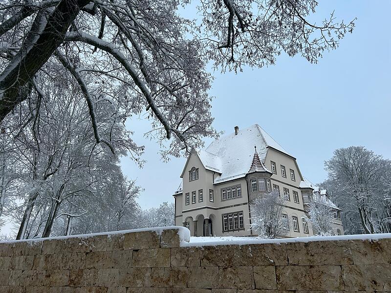 Spaziergang durch den verschneiten Hofgarten in Coburg