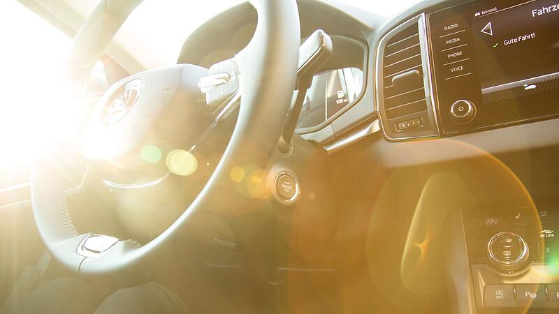 Startknopf im Auto
