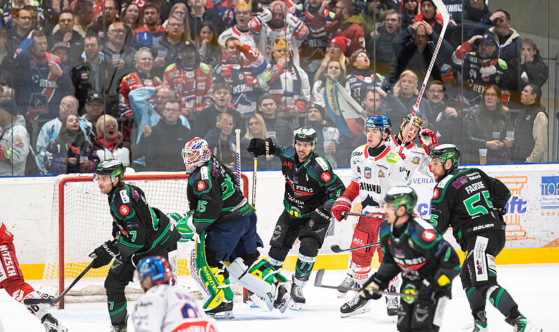 Umkämpfte Partie vor 1306 Zuschauern: Die Höchstadt Alligators verlieren ihre Heimpremiere knapp gegen die Selber Wölfe.