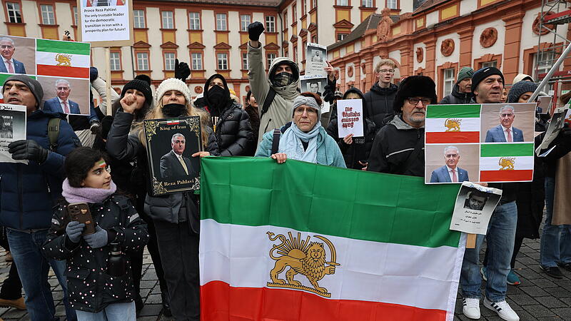 Klare Kampfansage: Die Mullahs m&uuml;ssen weg! Prinz Reza Pahlavi soll Iran in die Freiheit f&uuml;hren.