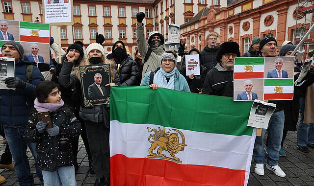 Klare Kampfansage: Die Mullahs m&uuml;ssen weg! Prinz Reza Pahlavi soll Iran in die Freiheit f&uuml;hren.