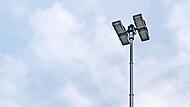 Die neue 100 kVA-Netzersatzanlage f&uuml;gt auch &uuml;ber einen Lichtmast. Karoline K&ouml;tter