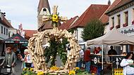 Die von den Wellerst&auml;dter Landfrauen kunstvoll gefertigte &bdquo;Krenkrone&ldquo; zog alle Blicke auf sichForchheim & Fr&auml;nkische Schweiz