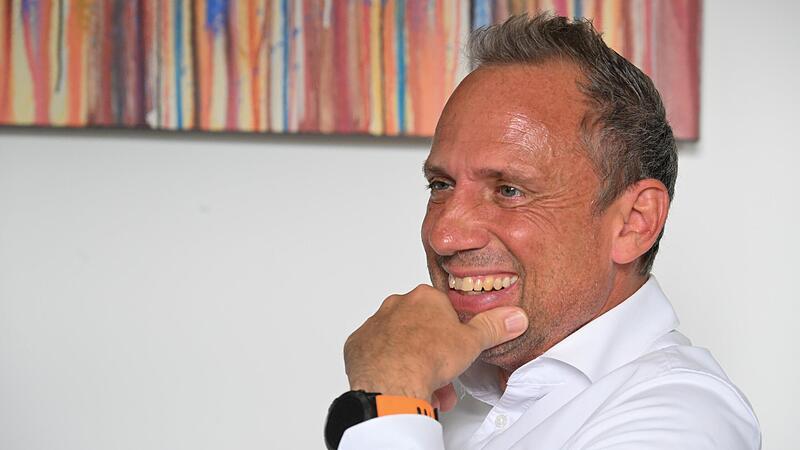 Thorsten Glauber stehen  Emotionen oft ins Gesicht geschrieben. Im Gespr&auml;ch mit dem Fr&auml;nkischen Tag ist er sichtlich gut gelaunt.Forchheim & Fr&auml;nkische Schweiz