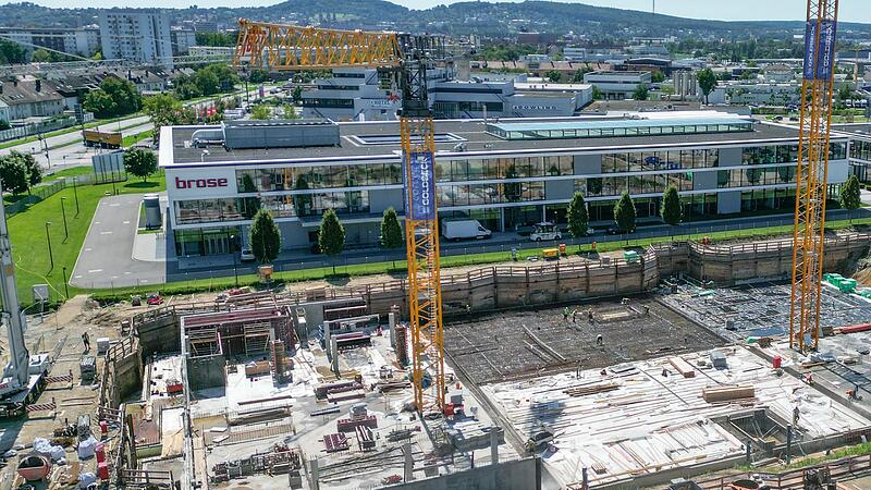 Die Bauarbeiten f&uuml;r die Erweiterung des Brose-Zentrums am Berliner Ring in Bamberg schreiten voran &ndash; und werden weiterverfolgt. Nicht so die Erweiterung in Coburg.