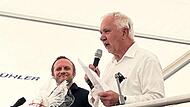 Quasi letzte Amtshandlung: Martin Gehring (rechts) bei der Vorstellung seines Nachfolgers Peter Rödelmaier